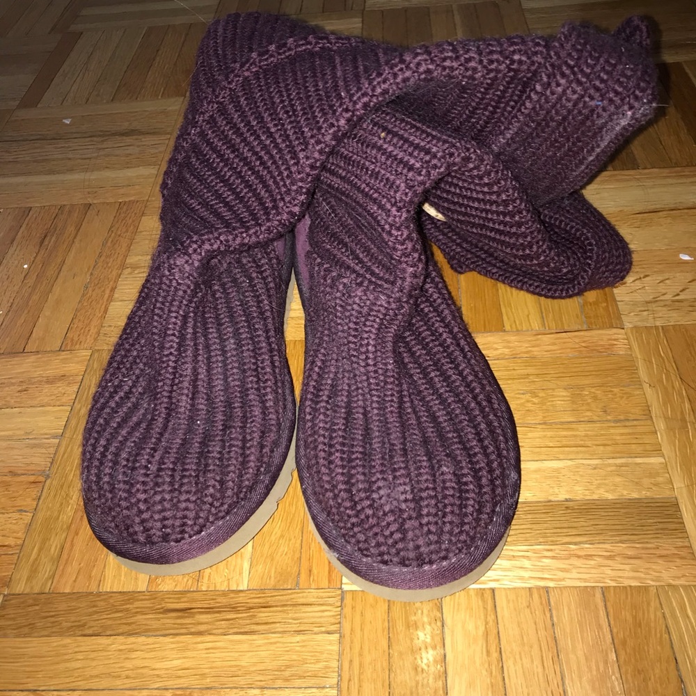 Uggs Size 6 Good Condition Barely Used - image 3